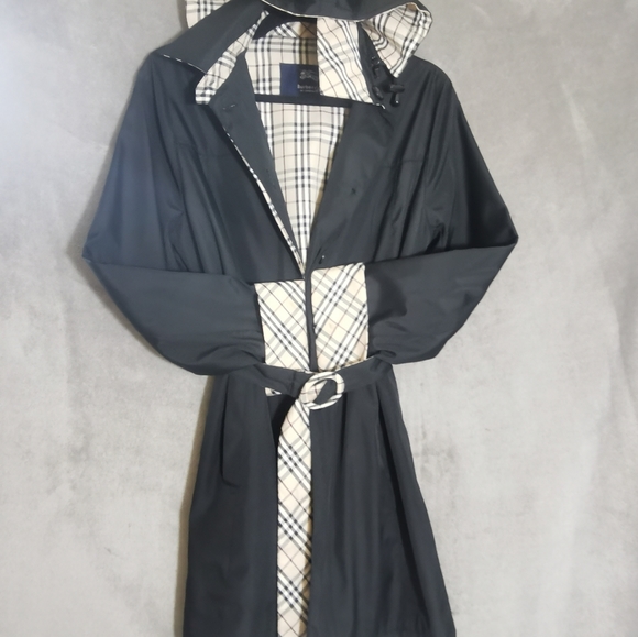 Burberry London Hooded Raincoat Black, Tan Plaid - Picture 8 of 8